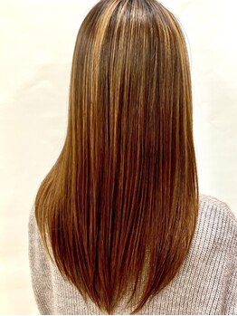 スリム(SLIM)の写真/ダメージ最小限に、毛先まで水々しいうる艶仕上がりに髪質改善します☆