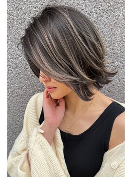 トルネード(TORNADO) 外ハネレイヤー海外系前下がりボブ　n7.4.11