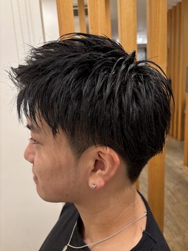 ヘアールームロッソ 白山店(HAIR ROOM ROSSO) 束感アップバングショート