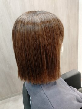 ネーヴェ(neve) 透明感ブラウン×ナチュラルストレートボブ