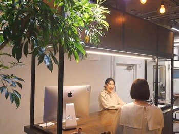 ウェーブ(WAVE)の写真/女性スタイリスト在籍。相談しやすく、悩みの言語化が得意です