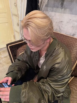 アデ オモテサンドウ(ade omotesando) ラフさの中に色気と品を足したクレージュブロンド