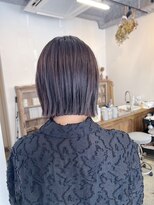 クイ(quii)&nbsp;後ろから見ても綺麗！切りっぱなしボブ～髪質改善カラー