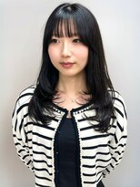 イロウ 天神大名店(IROW)&nbsp;ネイビーブラック 顔周りカット レイヤー 髪質改善 20代 艶髪