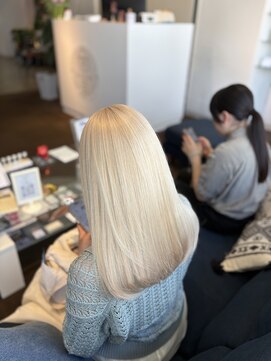 ダブル アンダーバー サロン(W_SALON) 【W_SALON 河原町】ホワイトベージュ/透明感カラー