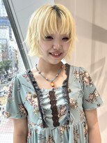 ノラ シンディ(NORA CYNDY) ウルフボブハッシュカット韓国ショートブロンドルーツカラー