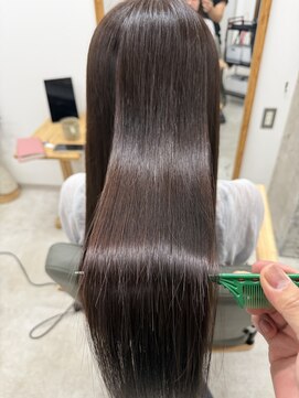 ホロ(holo-) つるりんちょ縮毛矯正|艶髪ストレート