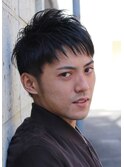 ルーズな束感で表現するショートスタイル