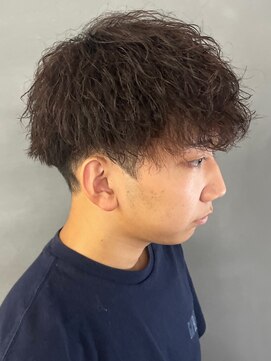 バース バイ ハピネス(BIRTH by happiness) men's縦落ちツイストスパイラルパーマ 刈り上げマッシュ