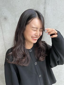 フェリア 池田(FERIA) 暗髪×波巻きスタイル