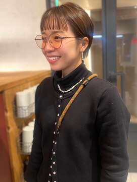 アトリエ(atelier.) オン眉 ショートボブ ブラウンベージュ こなれ感 艶髪 艶感