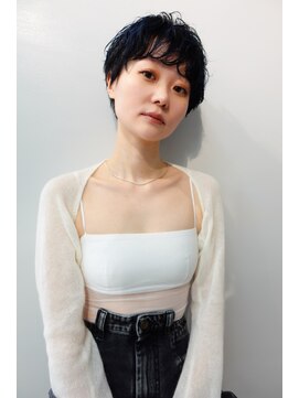 ヴェイン 渋谷(vain) ショートウルフ/くすみカラー/センターパート/小顔