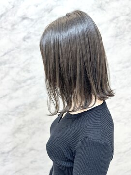 メロウ ツヤ透明感アッシュカラー