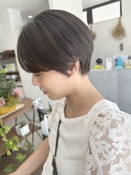 グニー(gunii)の写真/【岩国駅徒歩2分】大人可愛いショートなら、おまかせください！あなたの理想のスタイルを叶えます♪