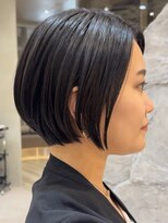 ソワネ 表参道(soigne)&nbsp;青山白髪ぼかしハイライト丸みショートボブアッシュグレー40代