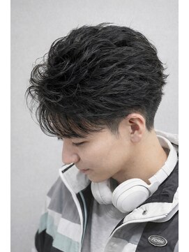ジェットブラックキューサンロク(JET BLACK 936) フェザーパーマ