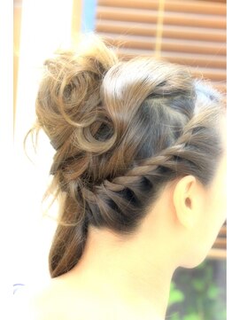 エフロード(f road) パーティー用　ハーフアップ【f road菊名】