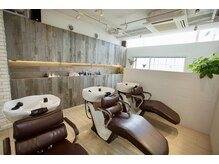 アール ヘアサロン(Ｒ hair salon)の雰囲気（ゆったりとしたシャンプーブース [白髪ぼかしメンズカット]）