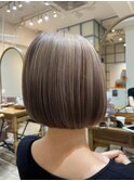 大人可愛い20代30代40代小顔ワンサイドショートボブ丸み前下がり