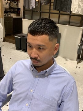 ルドローブラントオオサカ(LUDLOW BLUNT Osaka) 【LUDLOW BLUNT】濡れパンクロップ フェードカット