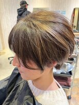 ヘアサロン フラット(hair salon flat)&nbsp;大人かわいいクセ毛風ショート後頭部丸み前下がりボブブラウン