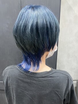 リルア 博多(LIRUA) ウルフカット×ブルーインナーカラー