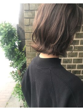 ヘアデザイン ソラ(Sola) チョコレートブラウン×ぷつっとカット切りっぱなし外ハネボブ