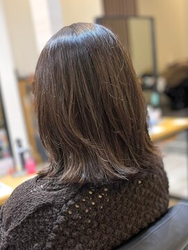 アトリエコア(Atelier Coa) 顔周りレイヤーカットグレージュカラーくびれボブショートカット