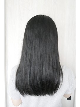 ルッソ チアロ(Lusso chiaro) アッシュブラック/ツヤ髪/ストレート