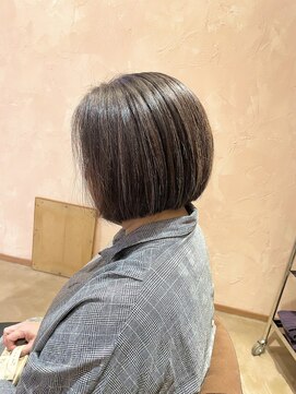 ベベ バイ モップス(be'be' by MOPS) ボブ×白髪ぼかし