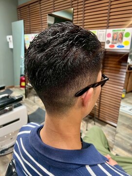 スタンドバーバー 柏(STAND BARBER) MEN’S HAIR/波巻ツイストスパイラル/フェザーパーマ/柏