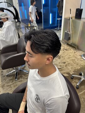 アンサー 千葉中央(UNSER prod by THE DAY) 【MEN’S HAIR/サーフカール/刈り上げセンターパート/千葉】