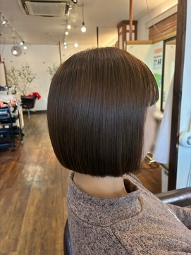 ヘアーメイク スロー(Hair make Slow) 切りっぱなしミニボブ