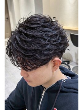 アイトーキョープラスシー 横浜(AI TOKYO+Sea) MEN’S横浜/センターパート/フェザーパーマ/毛流れパーマ/高島町