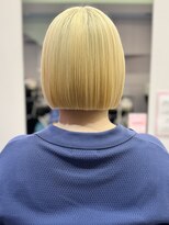 アール 横浜(R)&nbsp;【MOMO】抜きっぱなしブリーチ/切りっぱなしボブ/ハイトーン
