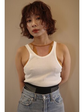 ニア(nir.) 20代30代40代小顔ひし形くびれミディアムショート