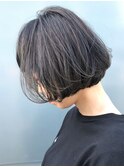 シルバーグレイハイライト_スリークボブ厚めバング_ba285693