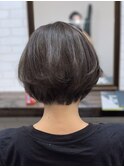 カーキ×ボブ