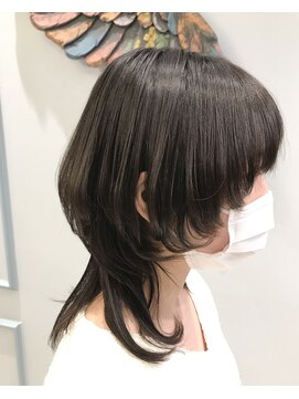 ビーエリアプレミアータ(BE AREA PREMIATA) 個性派ミディアムウルフヘア。