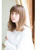 外ハネストレートスタイル