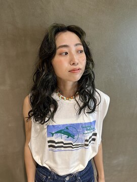 ナージー(NAJEY) 顔周りアクセントカラー