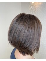 ヘアーアンドメイク ドレス(DRESS)&nbsp;白髪ぼかしハイライトカラー