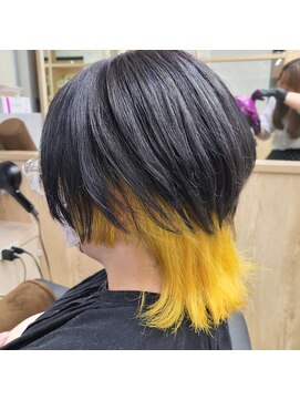 ピークス 千葉店(Peaks) 青い監獄にいそうなツートンカラー