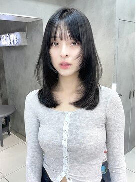 ヴェイン 渋谷(vain) くびレイヤーエモージュインナーグレージュ前髪ピンクベージュ