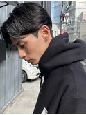 黒髪ニュアンスパーマセンターパートスパイラルパーマショート