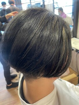 ヘアショップエヌアンドエー 久喜店(hairshop N&A) メンズカット 毛流れ重めセンターパート ハイライトメッシュ