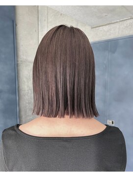 ヲタク(wotaku.) グレージュカラー透明感カラーくすみカラー切りっぱなしボブ