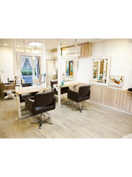 毎回通うのが楽しみな、老若男女幅広く愛されるサロン♪丁寧なカウンセリングと施術で期待以上の仕上がりに