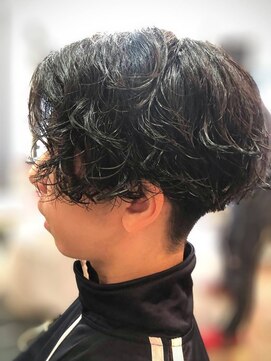 リトルクイニー(LittleQueenie) メンズ・パーマスタイル