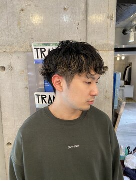 ワークス 下北沢(WORKS) スパイラルパーマツーブロックハイライトスリークマッシュ